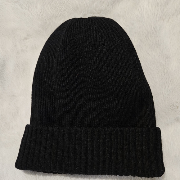 NWT reversible beanie - Picture 3 of 4